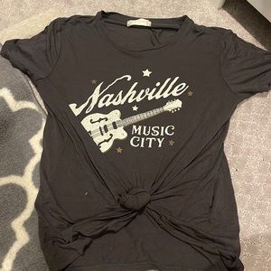 Nashville top